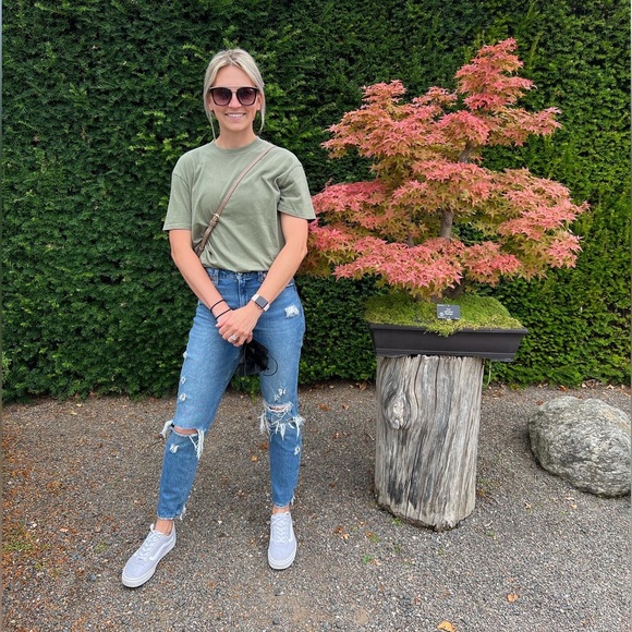 Martine Turgeon - Poshmark Profile Picture of Martine Turgeon (@mwt3190) on Poshmark