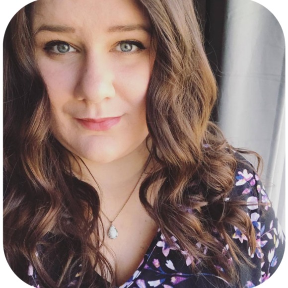 Profile Picture of Kim Topolewski (@kimberrleigh) on Poshmark