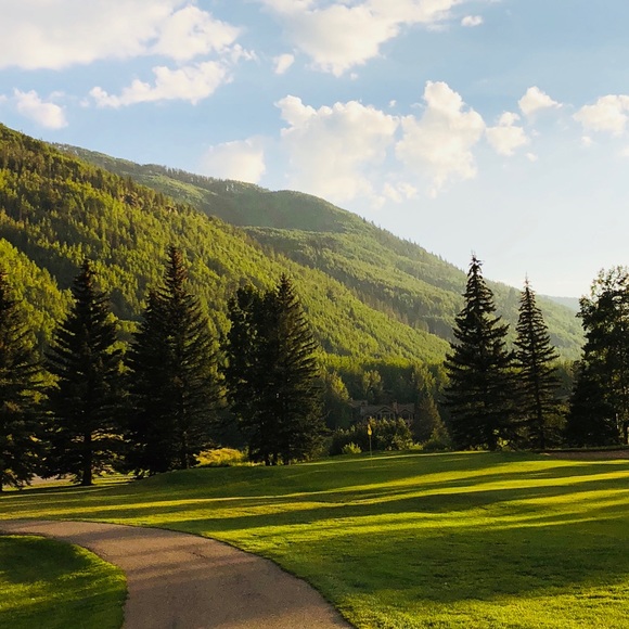 Profile Picture of Carter Ahlbrandt (@cja117) on Poshmark