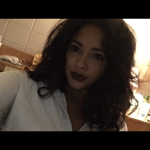 Profile Picture of Kimberly Feliz (@kimberlyaafeliz) on Poshmark