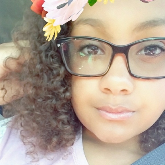 Profile Picture of Machara Jusino (@macharaj) on Poshmark