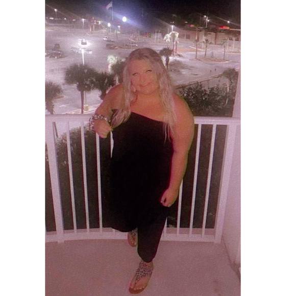 Profile Picture of Cheyenne Holpp (@cheyenneholpp54) on Poshmark