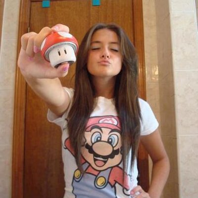 Profile Picture of Danielle Howes (@dannipie_howes) on Twitter