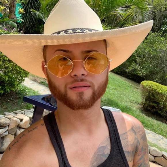 Profile Picture of Luis Falcon (@lf8092) on Poshmark