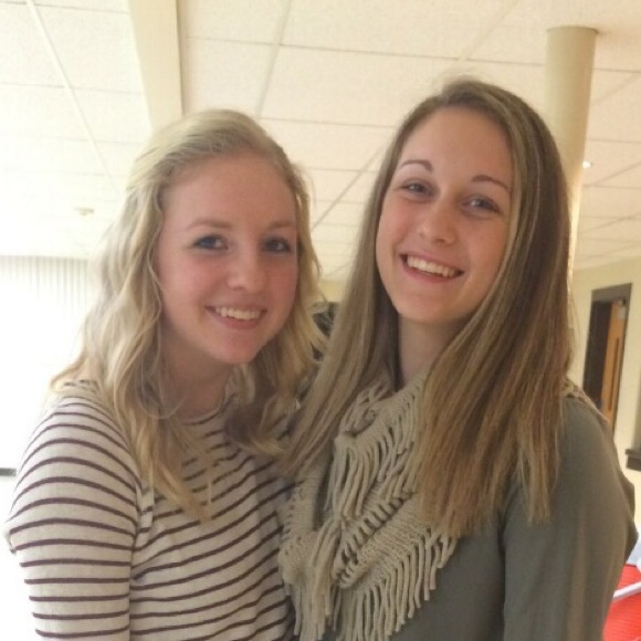 Profile Picture of Sara Helming (@saraangelah) on Poshmark