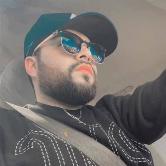 Profile Picture of Jonathan Escamilla (@jonathanescamil) on Poshmark