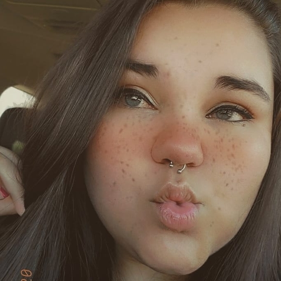 Katelynn Peterson - Poshmark Profile Picture of Katelynn Peterson (@katiebug13183) on Poshmark