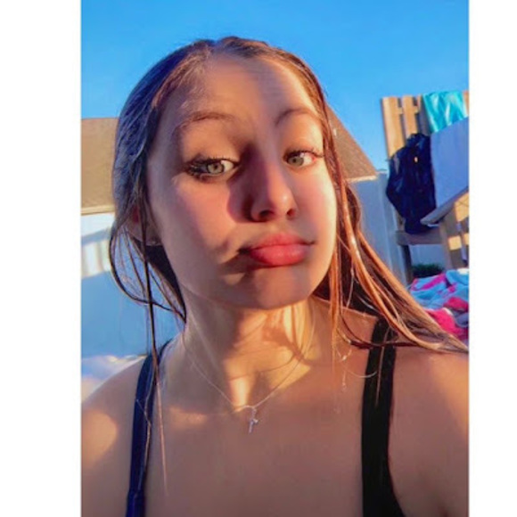 Profile Picture of Sarah willena renee Reynolds (@sarah_reynolds1) on Poshmark