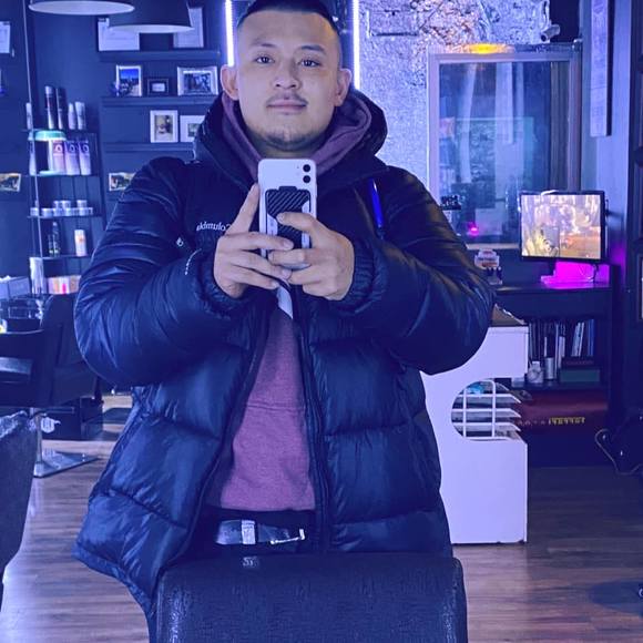 Profile Picture of Kevin Diep (@kevindiep) on Poshmark