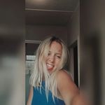 Profile Picture of danielle (@no.daddy.but.still.issues) on Instagram