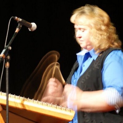 Profile Picture of Pam Bowman (@PamBowmanMusic) on Twitter