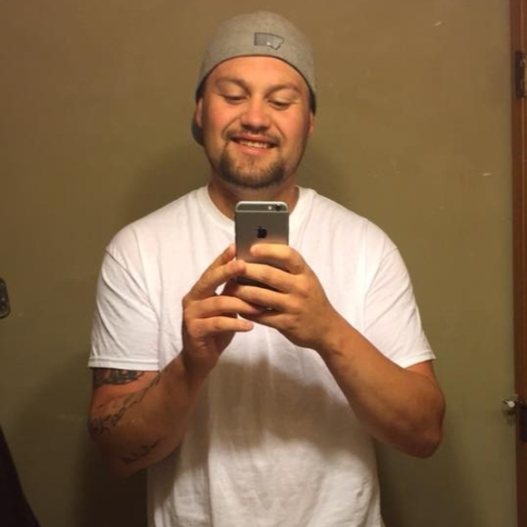 Profile Picture of Mark Schiermeister (@mschiermeister) on Poshmark