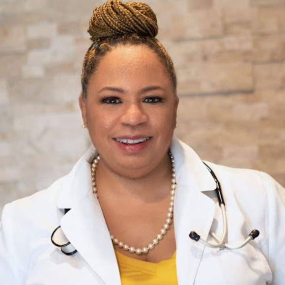 Profile Picture of Danielle Lightner (@skillztechohio) on Poshmark