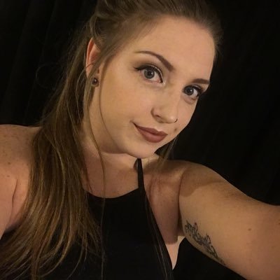 Profile Picture of Ashley Hensley (@ashbashboo) on Twitter