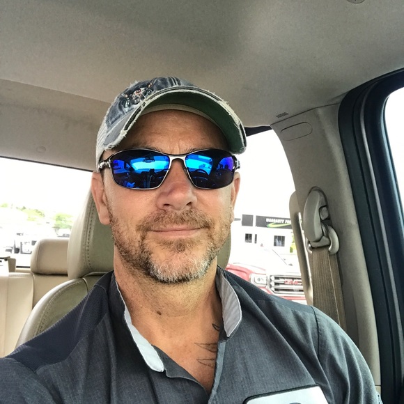 Profile Picture of Sam Hamby (@sylhamby) on Poshmark