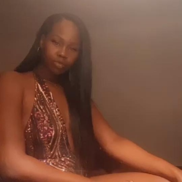 Profile Picture of Iman Akueir (@kailanimom) on Poshmark