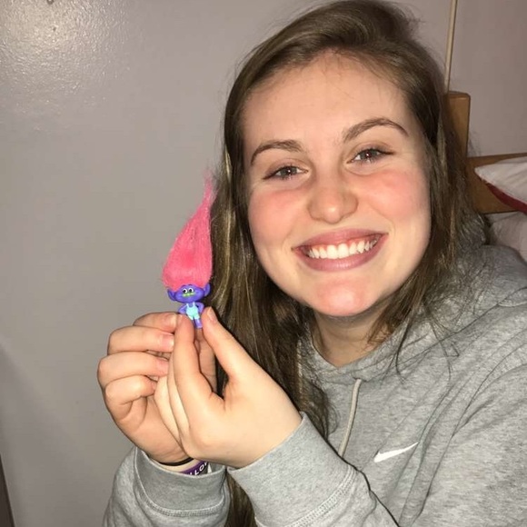 Maria Lomanto - Poshmark Profile Picture of Maria Lomanto (@mlomanto) on Poshmark