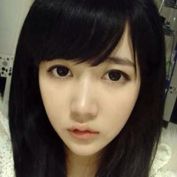 Profile Picture of Joey Liu (@joeyliu) on Poshmark