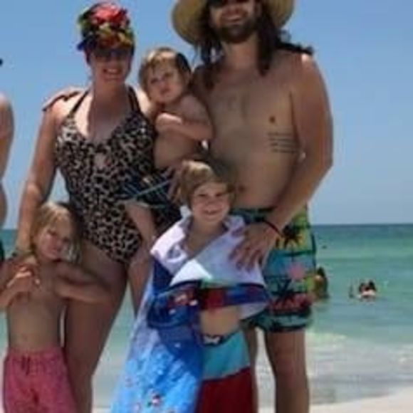 Profile Picture of Chuck Fuller (@chuckfuller331) on Poshmark