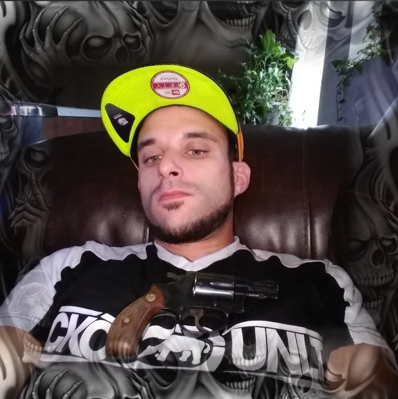 Profile Picture of Anthony Zarrillo (@anthonyzarrillo) on Poshmark