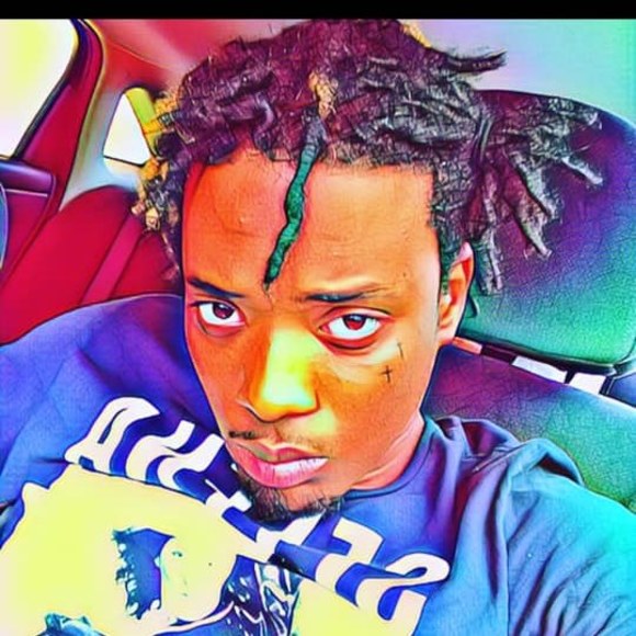 Profile Picture of Yae Yae (@yaeyae400) on Poshmark