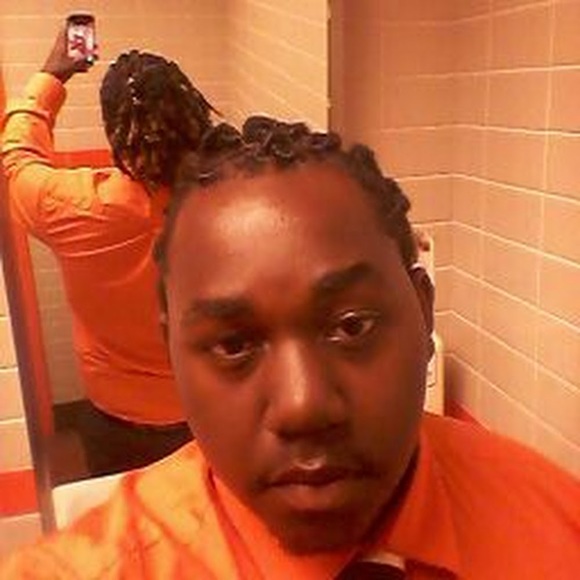 Profile Picture of Malik Moore (@malikmoore48) on Poshmark