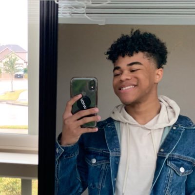 Profile Picture of James Huey (@Jam3s_Hu3y) on Twitter