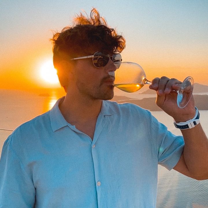Profile Picture of Travis Robertson (@itstravr) on Tiktok