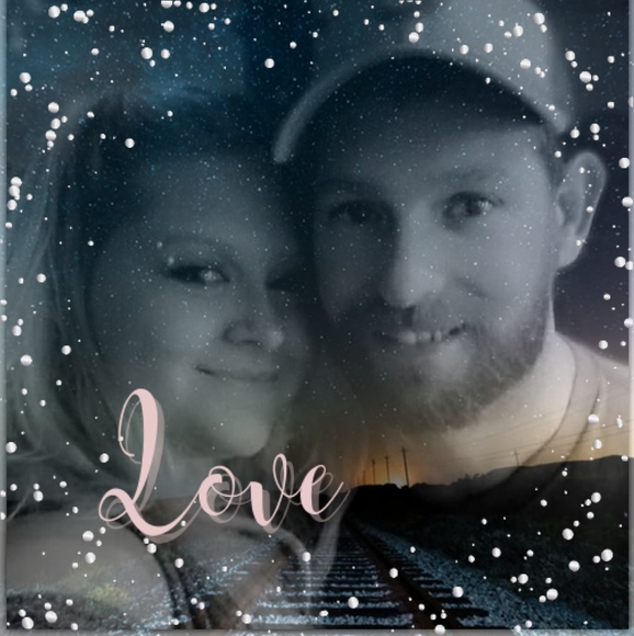 Profile Picture of Amanda Elshoff (@aelshoff) on Poshmark