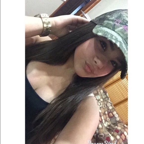 Yasmine Carvajal - Poshmark Profile Picture of Yasmine Carvajal (@queenbubi) on Poshmark