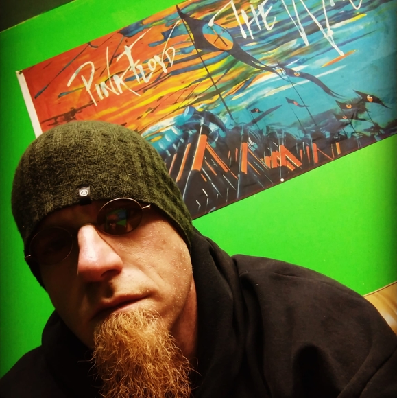 Profile Picture of Jesse Clouse (@jesseclouse) on Poshmark