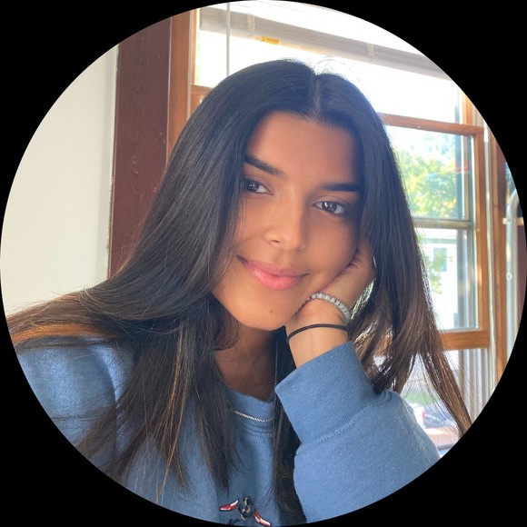 Profile Picture of Charmi Desai (@charmidesaii) on Poshmark