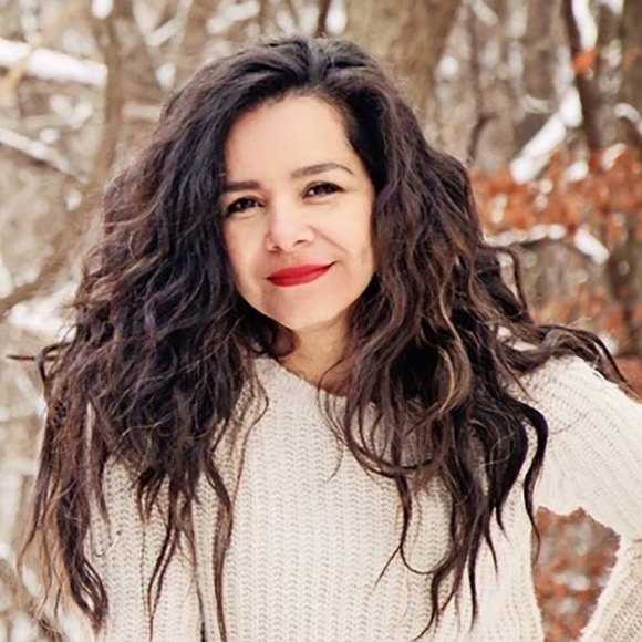 Bertha Lindenbusch - Poshmark Profile Picture of Bertha Lindenbusch (@blindenbusch) on Poshmark