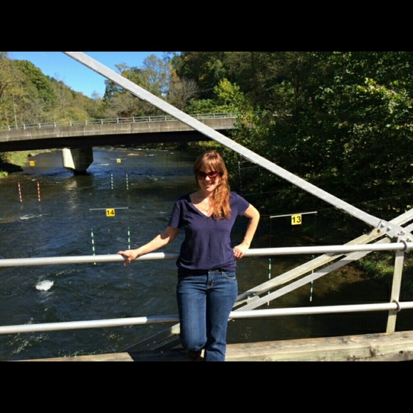 Profile Picture of Jackie Letarte (@jackieletarte) on Poshmark