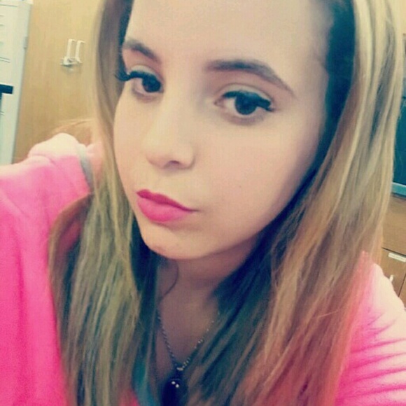 Profile Picture of Gretter Avila (@gretter11) on Poshmark