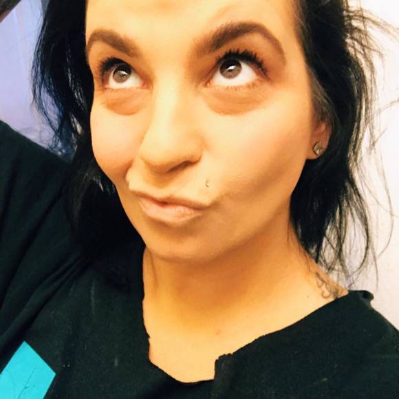 Profile Picture of Cassandra Lynn (@casselynne10) on Poshmark