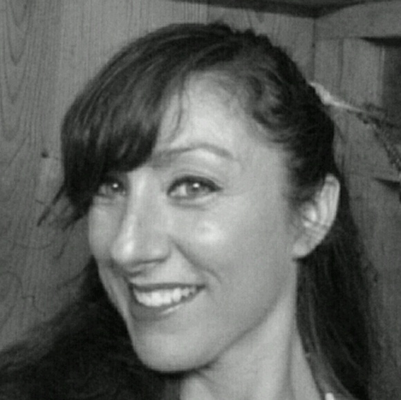 Profile Picture of Betsy Head (@betsyhead) on Poshmark