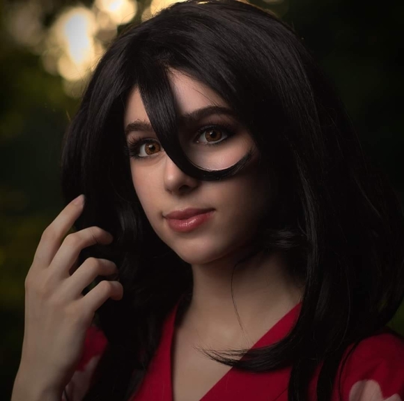 Profile Picture of Isabel Hines (@ishines) on Poshmark