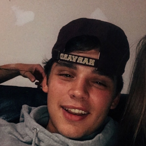 Profile Picture of Will Nostin (@_willnostin) on Poshmark