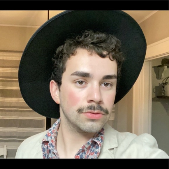Profile Picture of Bryce Weaver (@brycegweaver) on Poshmark