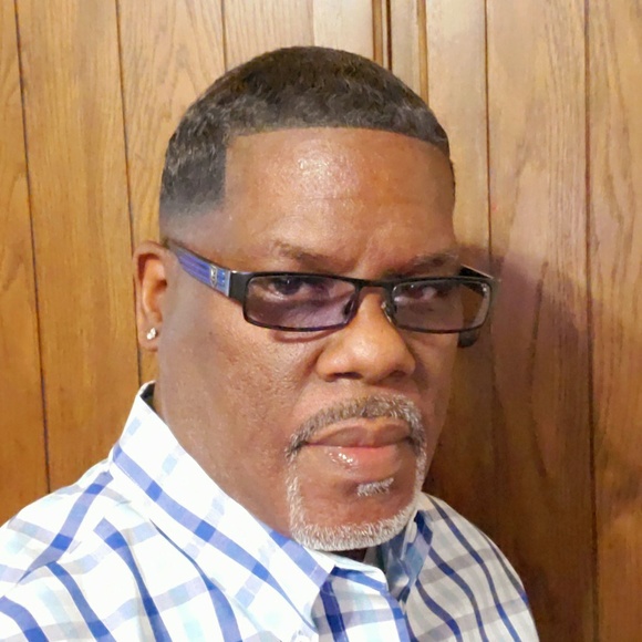 Profile Picture of Eric Williams (@ebwilliams010) on Poshmark