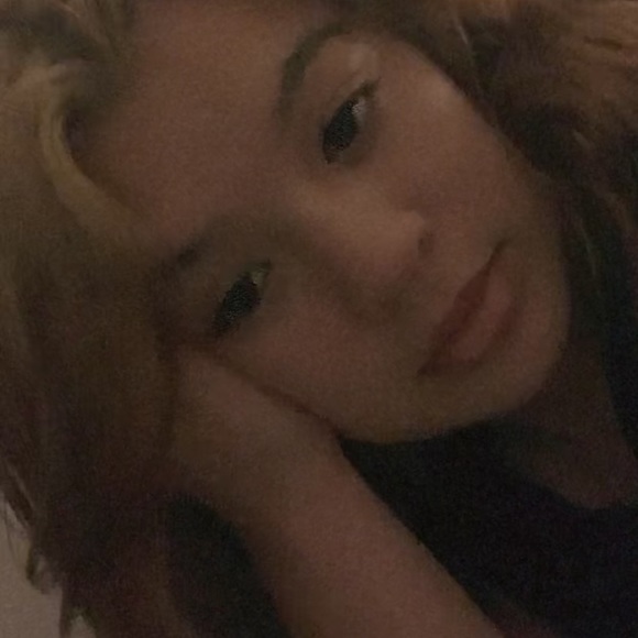 Profile Picture of Tatiana Alvarez (@tatianaalvarezz) on Poshmark