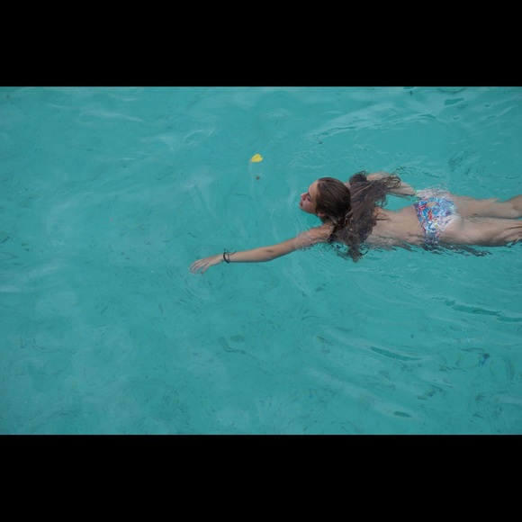 Profile Picture of Kenly Vanostrand (@kenlyvanostrand) on Poshmark