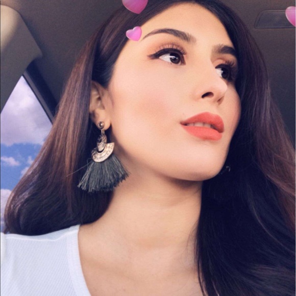 Profile Picture of Rebecca Valdez (@dianitams) on Poshmark