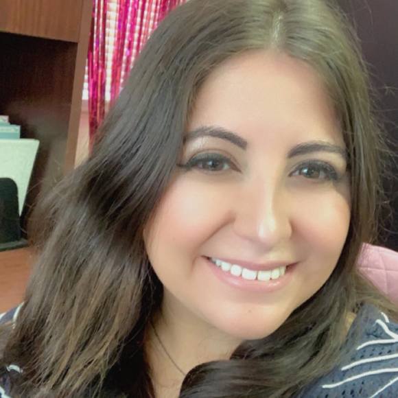 Profile Picture of Sarah Borrego (@scborrego) on Poshmark