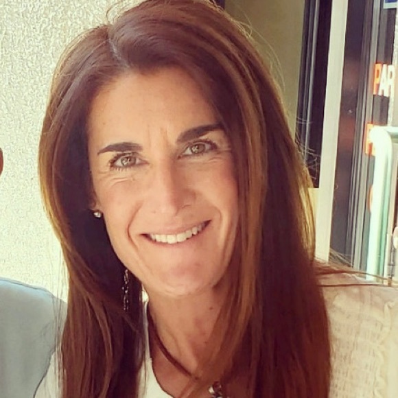 Profile Picture of Kristin Shute (@kjshute) on Poshmark