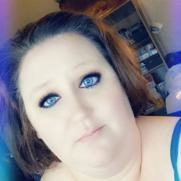 Profile Picture of Mandy Thomas (@mangelby) on Poshmark