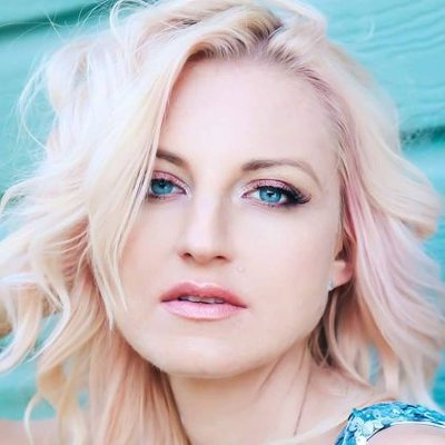 Profile Picture of Laura Powers (@ThatLauraPowers) on Twitter