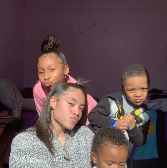 Gina Thierry - Poshmark Profile Picture of Gina Thierry (@thierry43) on Poshmark