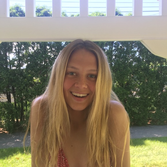 Profile Picture of Sarah Kaplansky (@skappy04) on Poshmark